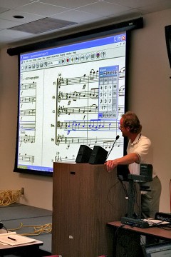 Robin Hodson conducting a training session